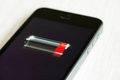 Je baterie vašeho telefonu oteklá?