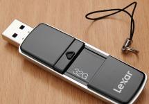 USB 3.0 64 GB flash sürücüyü seçme.  Hangi USB flash sürücüler en güvenilir ve en hızlıdır?  Veri aktarım hızı